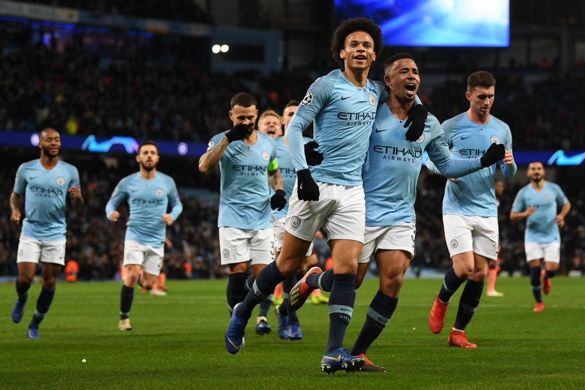 受到他们的 受到他们的