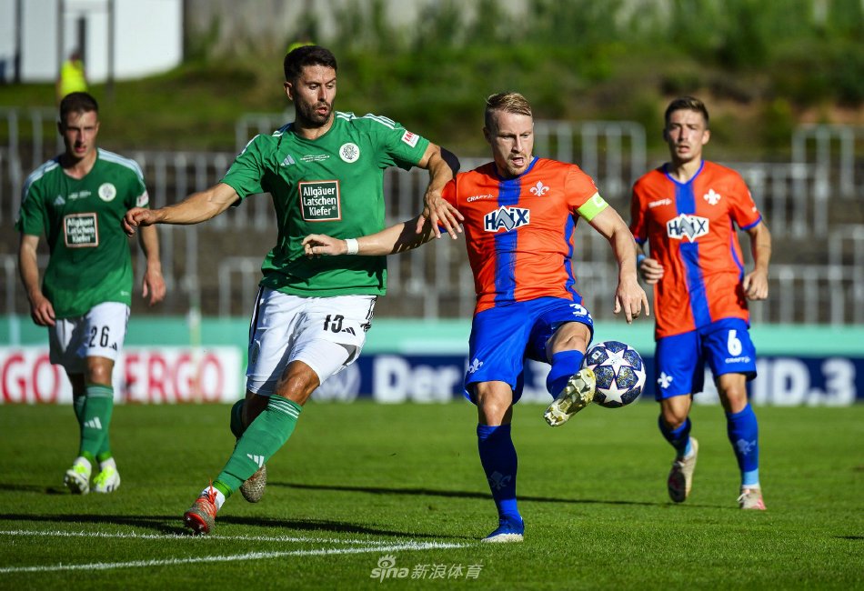 伟的出色发 伟的出色发