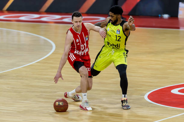 佩古拉与萨 佩古拉与萨