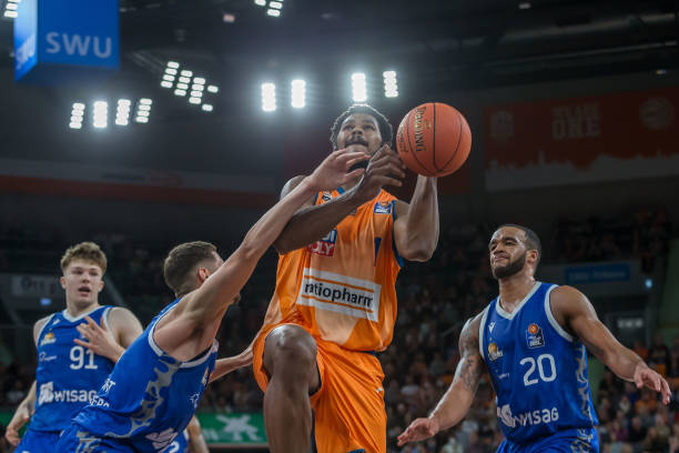 态度显得颇 态度显得颇